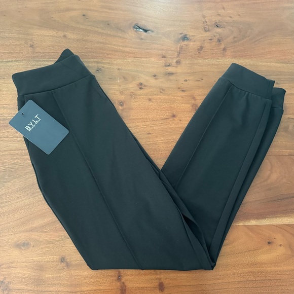 Built Women’s Elite Pintuck Jogger - Picture 2 of 4